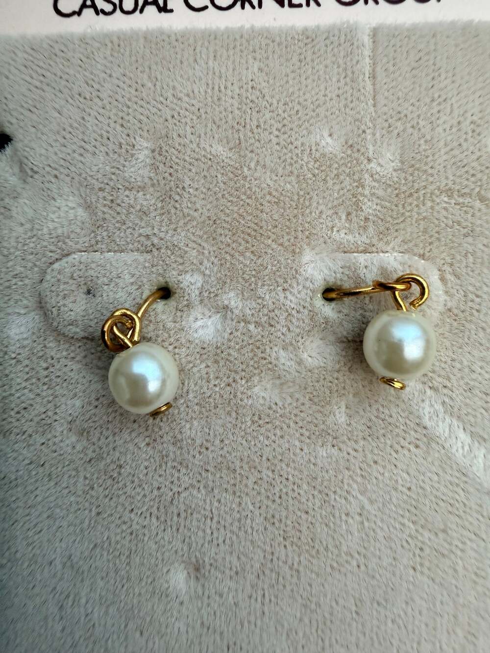 NOS Casual Corner Woman & Co Gold Tone Faux Pearl Dangle Earrings